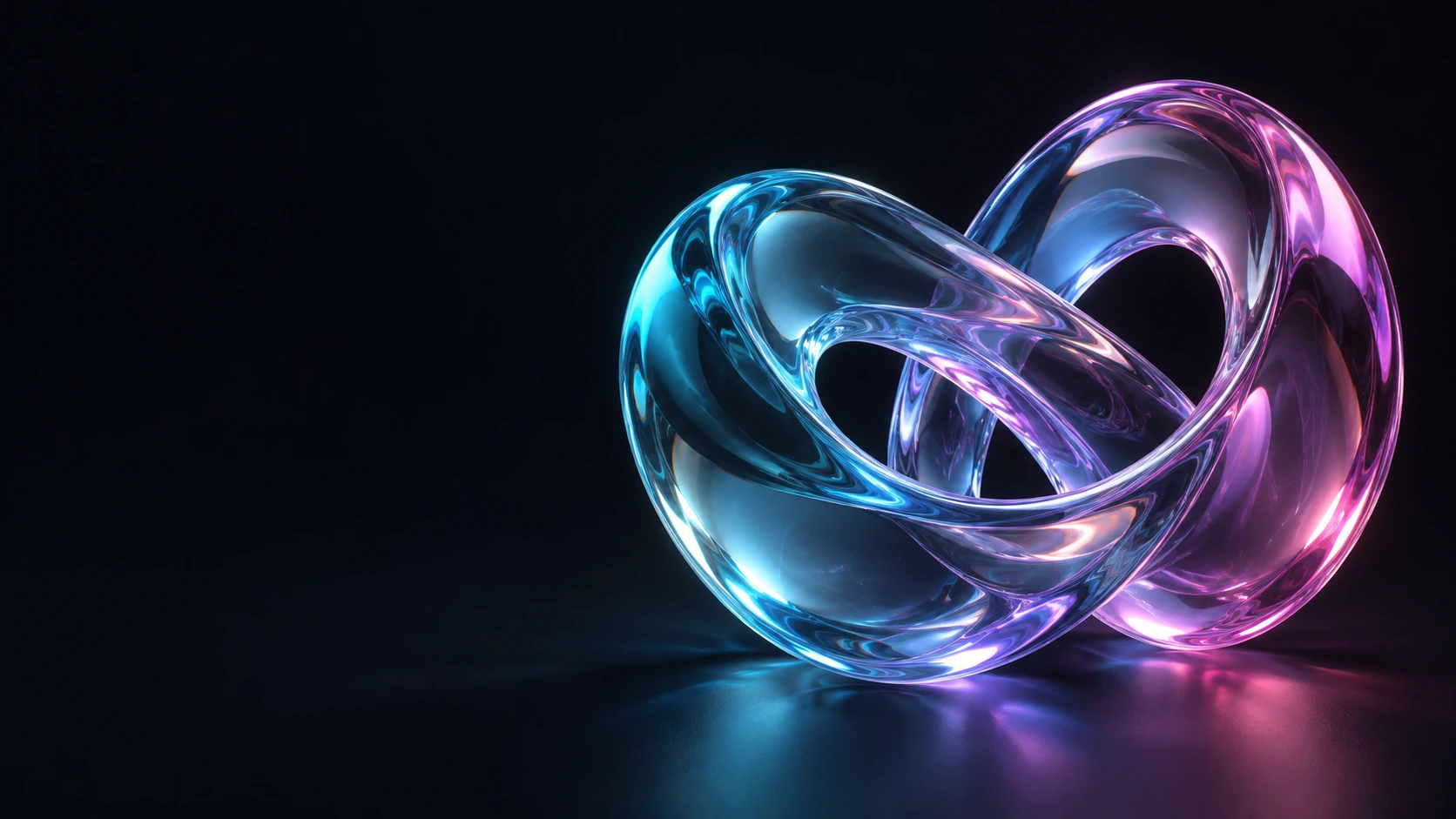 Escultura de cristal con reflejos cian, violeta y magenta